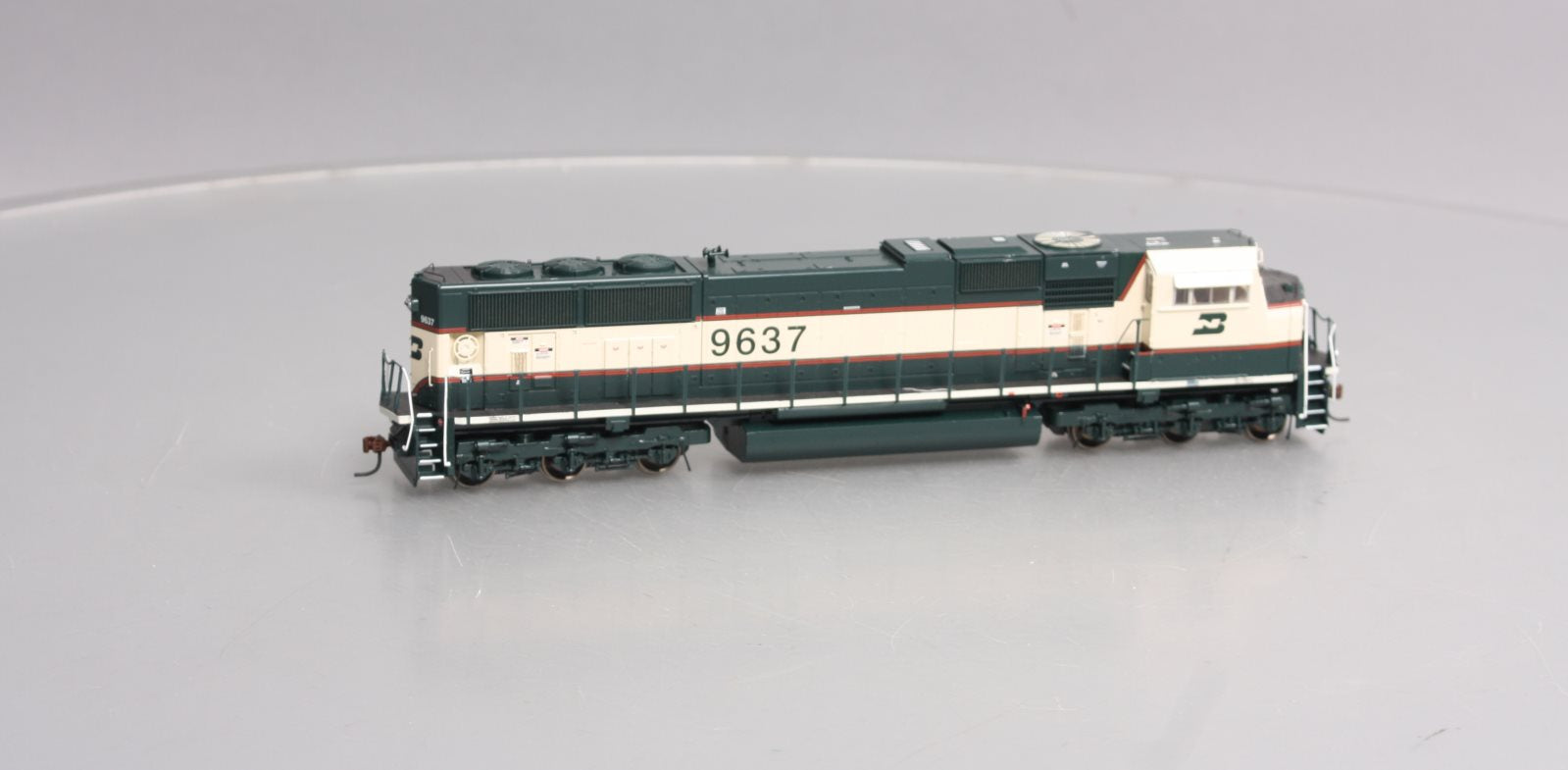 Athearn G64766 HO Burlington Northern/Executive SD70MAC Diesel Locomotive #9637