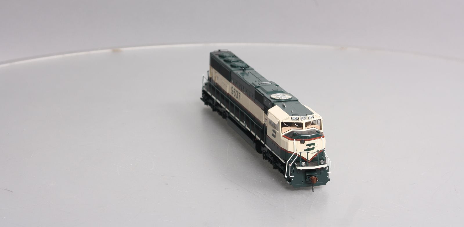 Athearn G64766 HO Burlington Northern/Executive SD70MAC Diesel Locomotive #9637