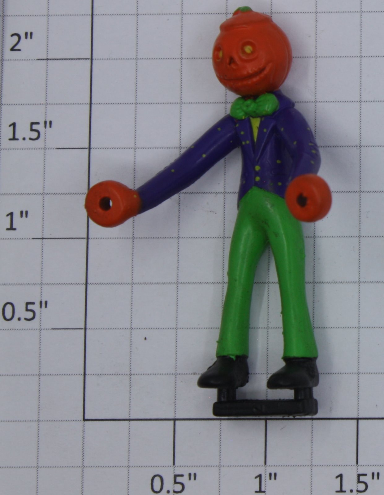 Lionel 28428-50 Halloween Ghoul Handcar Figure with Purple Shirt & Bowtie