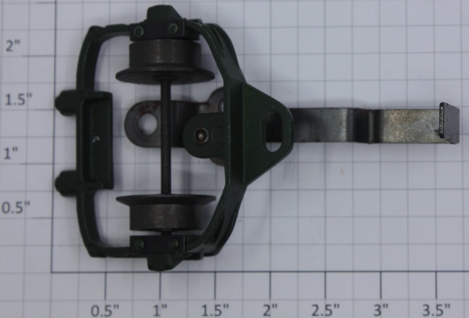 Lionel 8610-581 Green Rear Truck & Drawbar Assembly
