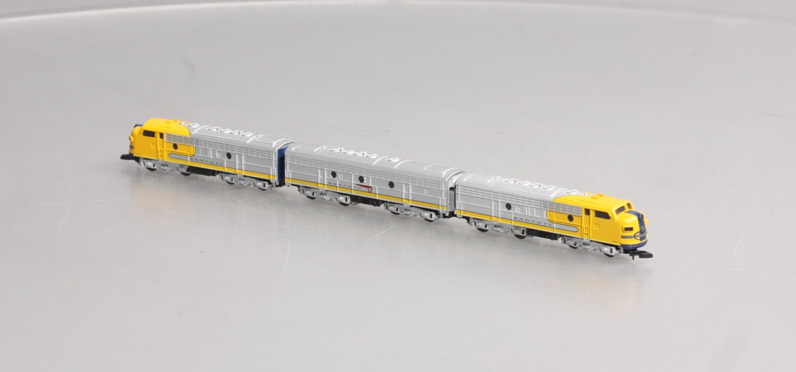 Marklin 88190 Z Santa Fe A-B-A Diesel Locomotive Set LN/Box