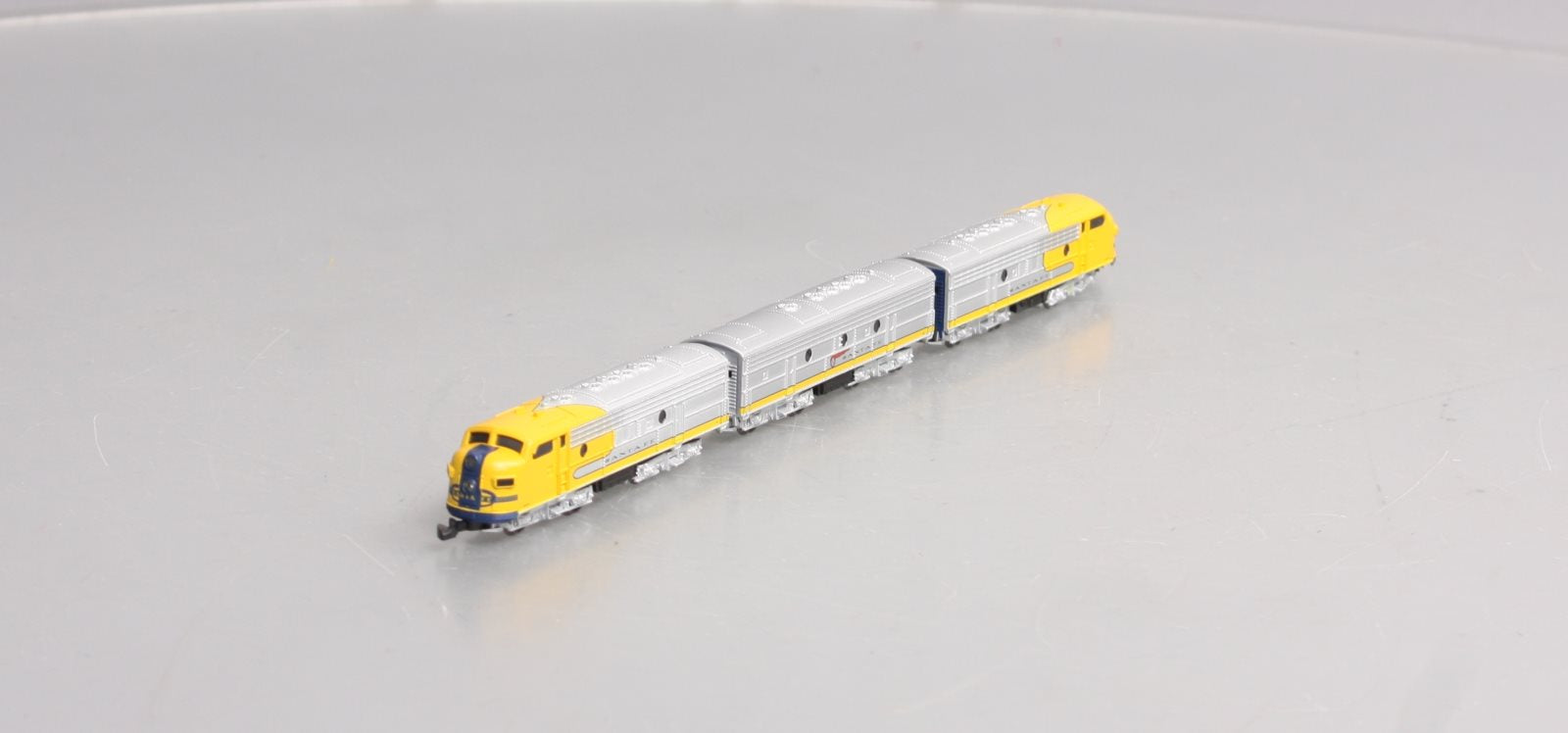 Marklin 88190 Z Santa Fe A-B-A Diesel Locomotive Set