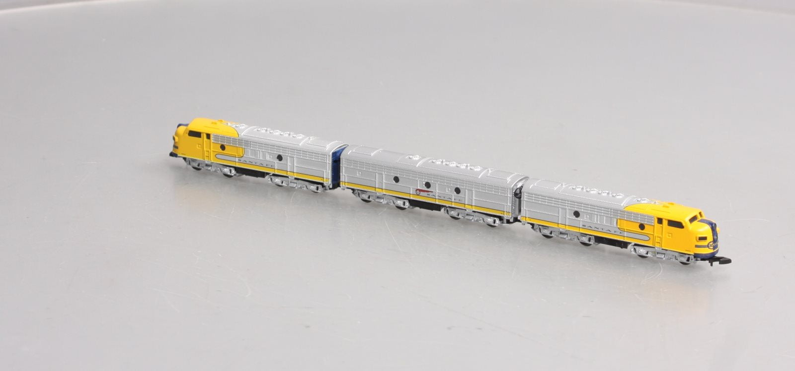 Marklin 88190 Z Santa Fe A-B-A Diesel Locomotive Set
