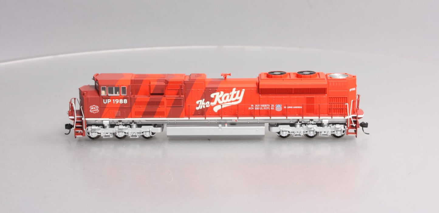 Walthers 910-19824 HO Union Pacific EMD SD70ACe Diesel Loco w/Sound & DCC #1988