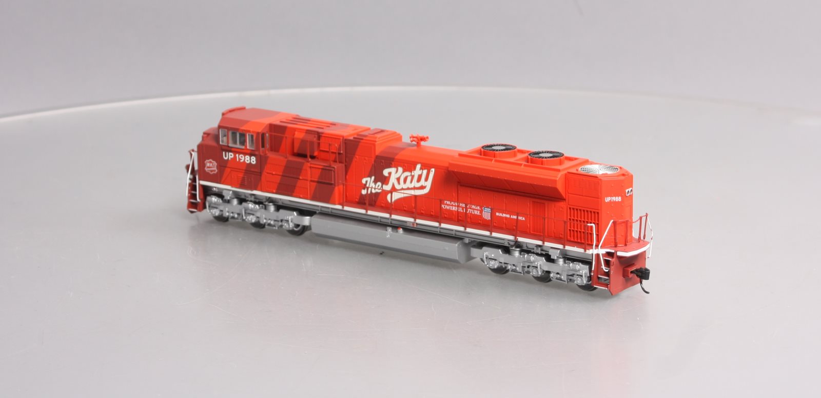 Walthers 910-19824 HO Union Pacific EMD SD70ACe Diesel Loco w/Sound & DCC #1988