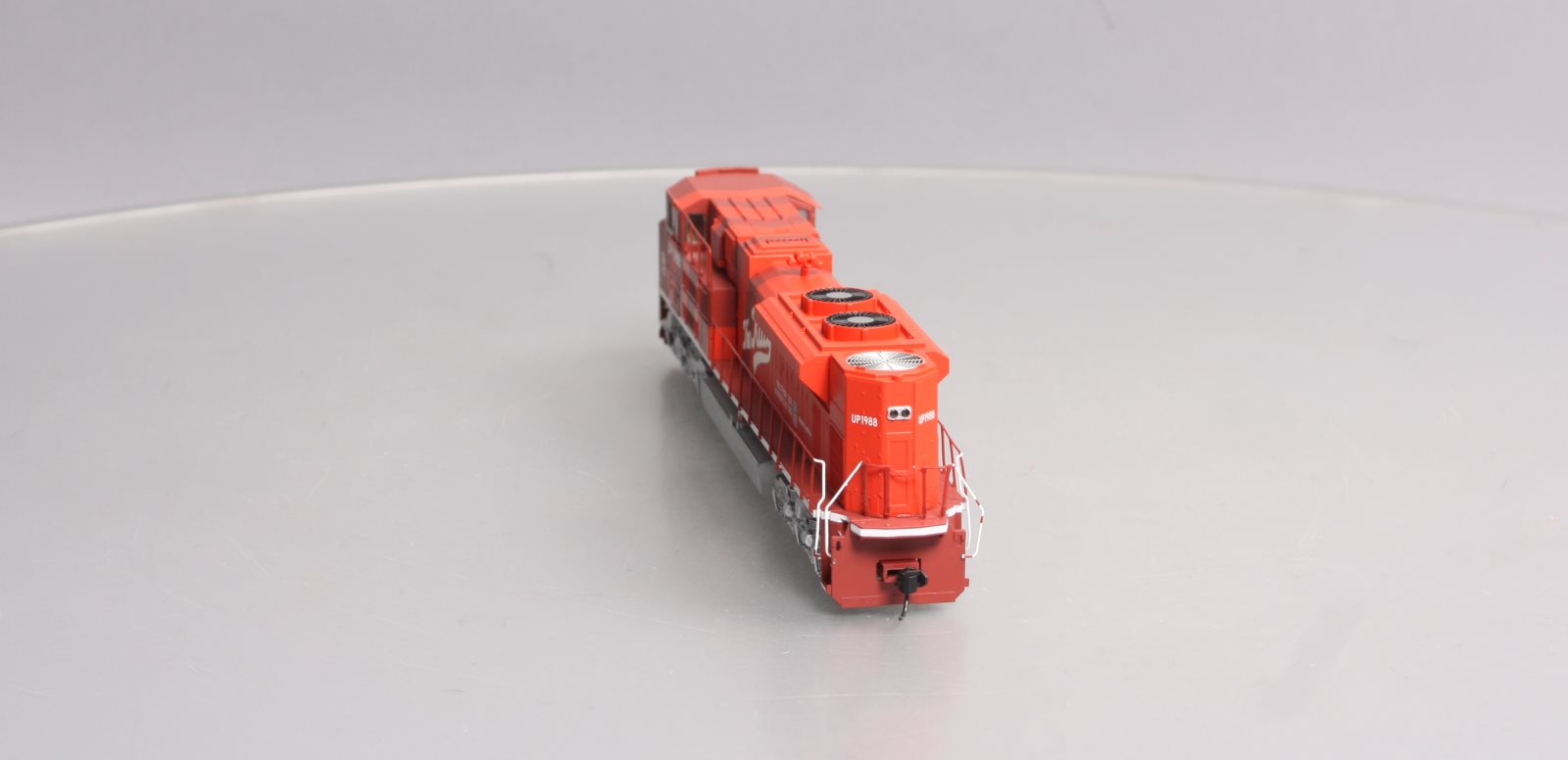 Walthers 910-19824 HO Union Pacific EMD SD70ACe Diesel Loco w/Sound & DCC #1988