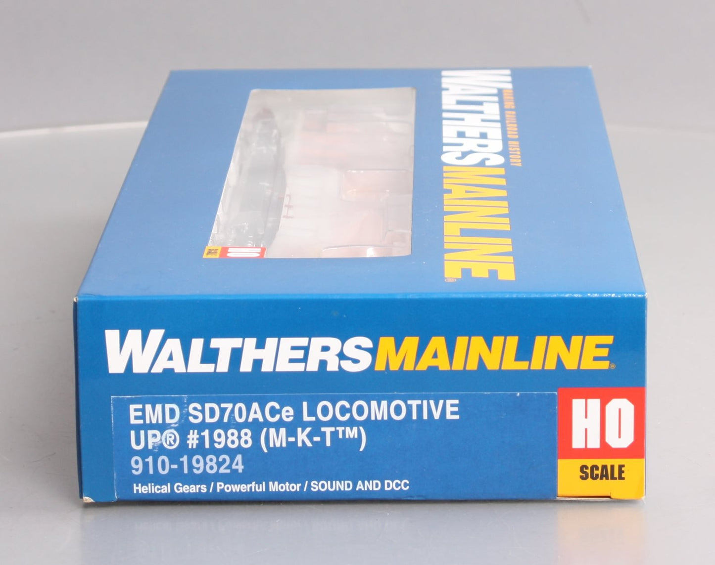 Walthers 910-19824 HO Union Pacific EMD SD70ACe Diesel Loco w/Sound & DCC #1988