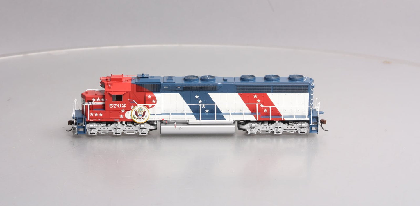 Athearn G67125 HO Santa Fe Bicentennial SD45-2 Diesel Locomotive #5702