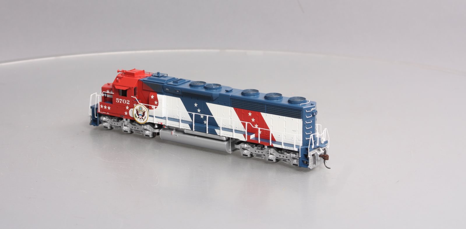 Athearn G67125 HO Santa Fe Bicentennial SD45-2 Diesel Locomotive #5702