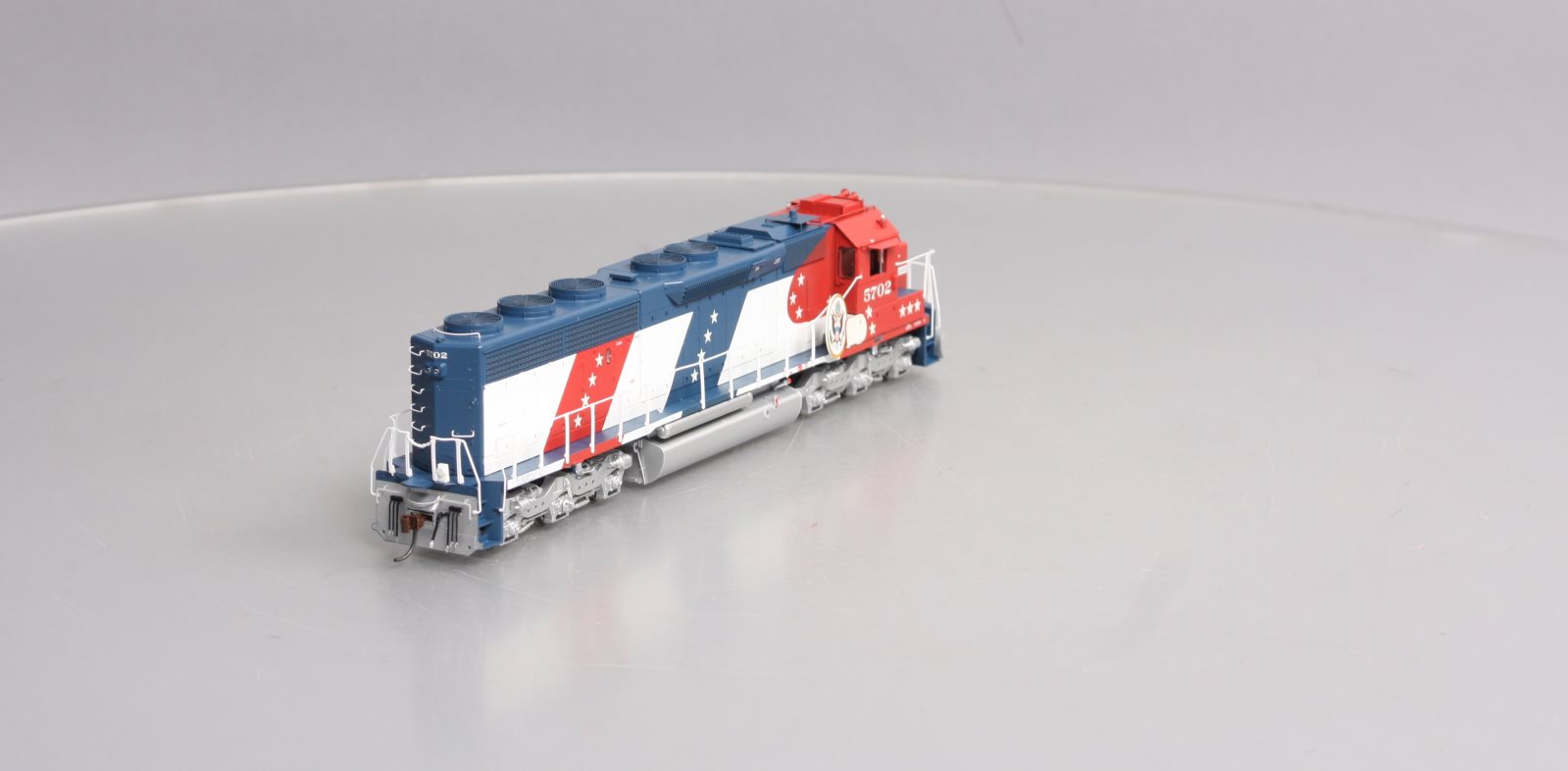 Athearn G67125 HO Santa Fe Bicentennial SD45-2 Diesel Locomotive #5702