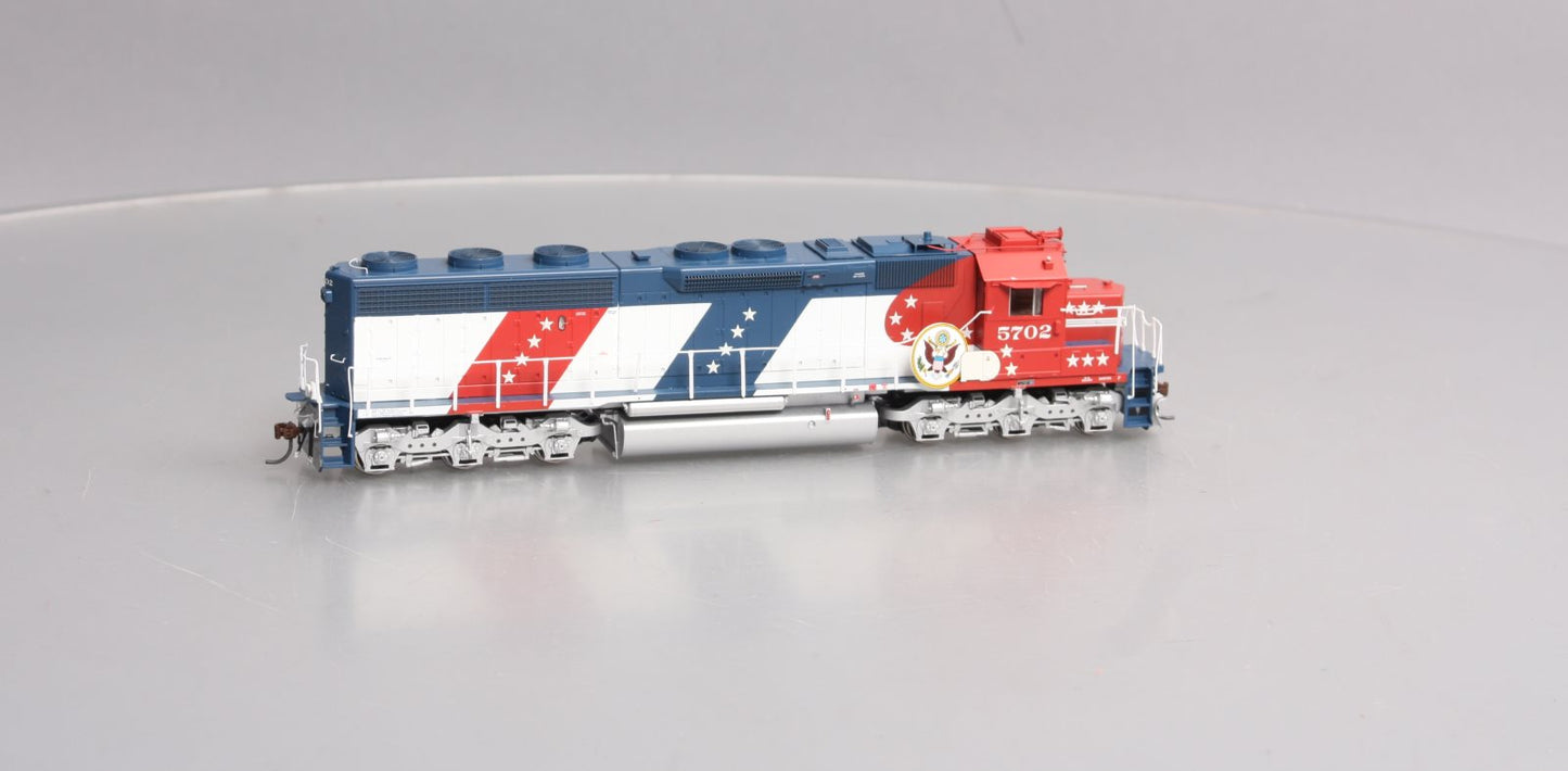 Athearn G67125 HO Santa Fe Bicentennial SD45-2 Diesel Locomotive #5702