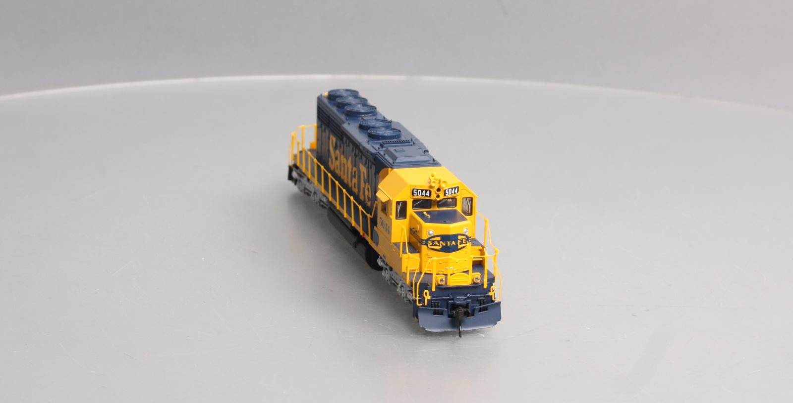 Broadway Limited 4209 HO Santa Fe EMD SD40-2 Low-Nose Diesel Engine w/DCC #5044