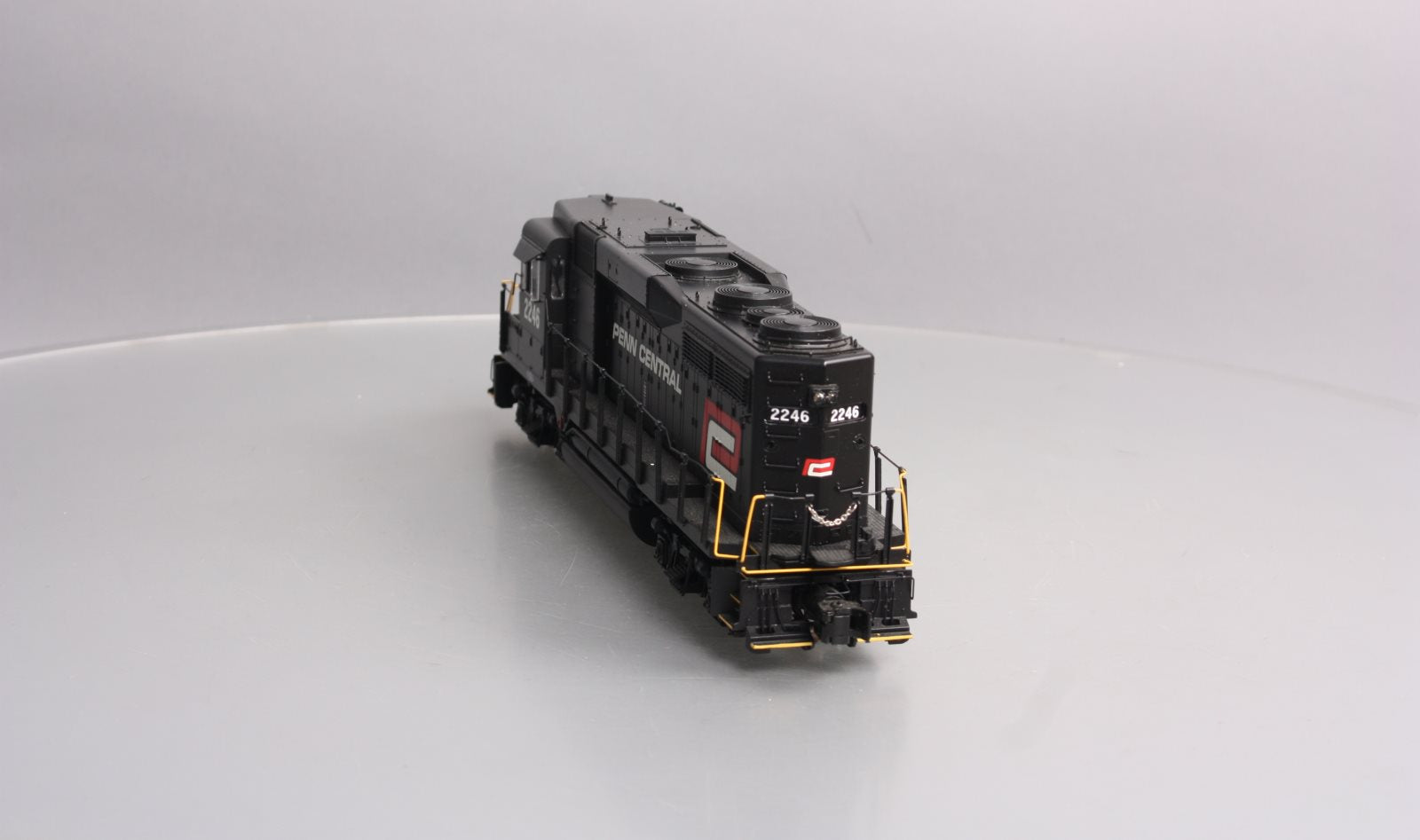 Lionel 6-82133 O Gauge Penn Central LEGACY GP30 Diesel Locomotive #2246