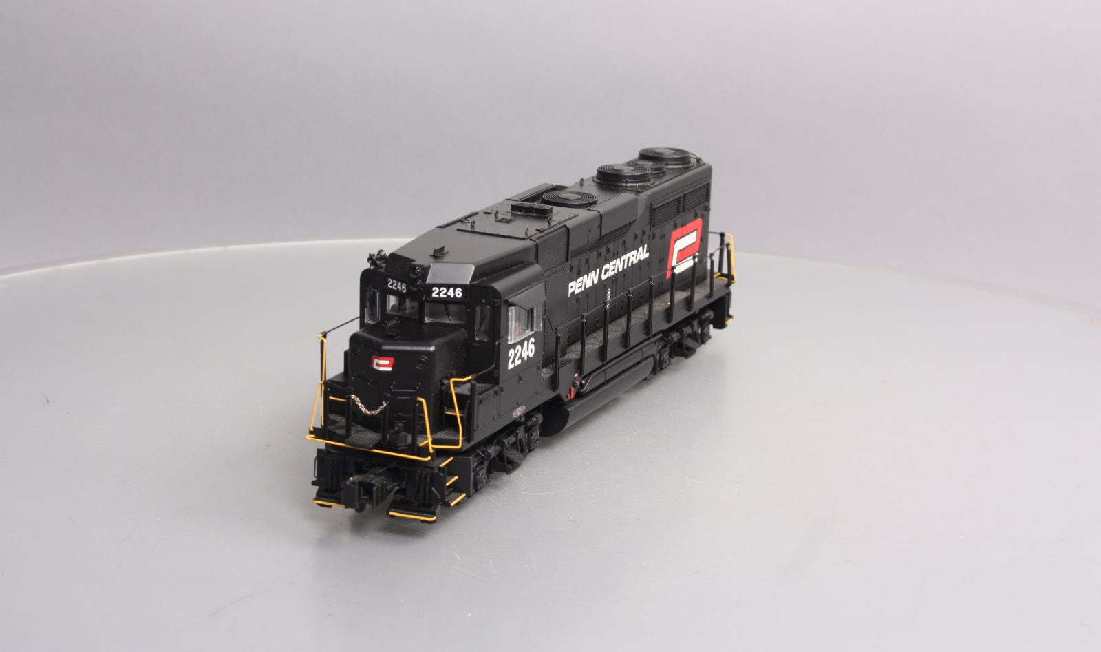 Lionel 6-82133 O Gauge Penn Central LEGACY GP30 Diesel Locomotive #2246