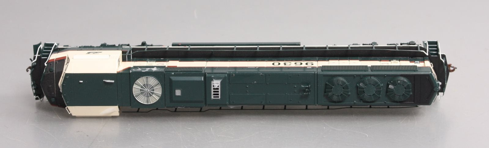 Athearn G64765 HO Burlington Northern/Executive SD70MAC Diesel Locomotive #9630