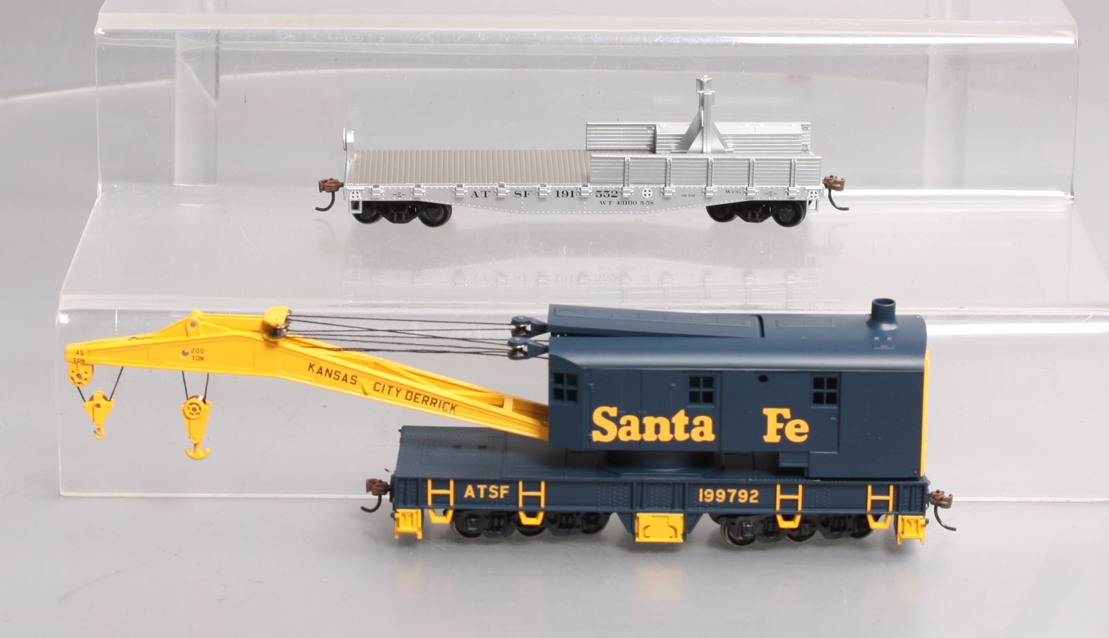 Athearn 7529 HO Santa Fe RTR 200-Ton Crane with Tender