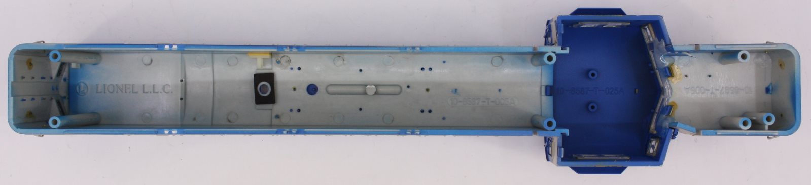 Lionel 18588-7 Delaware & Hudson C-420 Diesel Body Shell #412