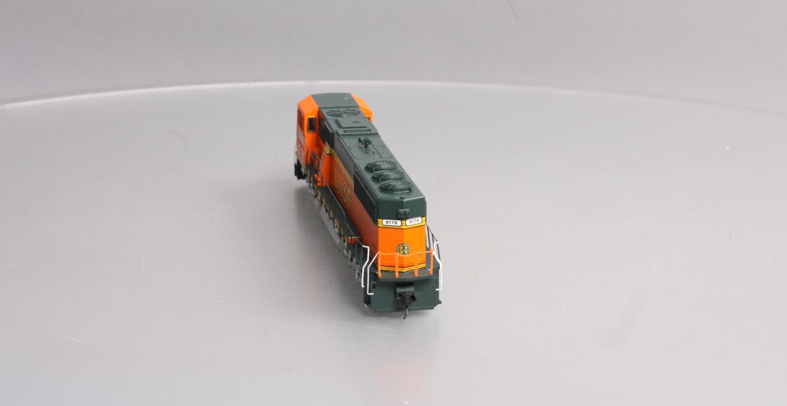 Walthers 910-19702 HO Burlington Northern Santa Fe EMD SD60M #8176 w/DCC/SND