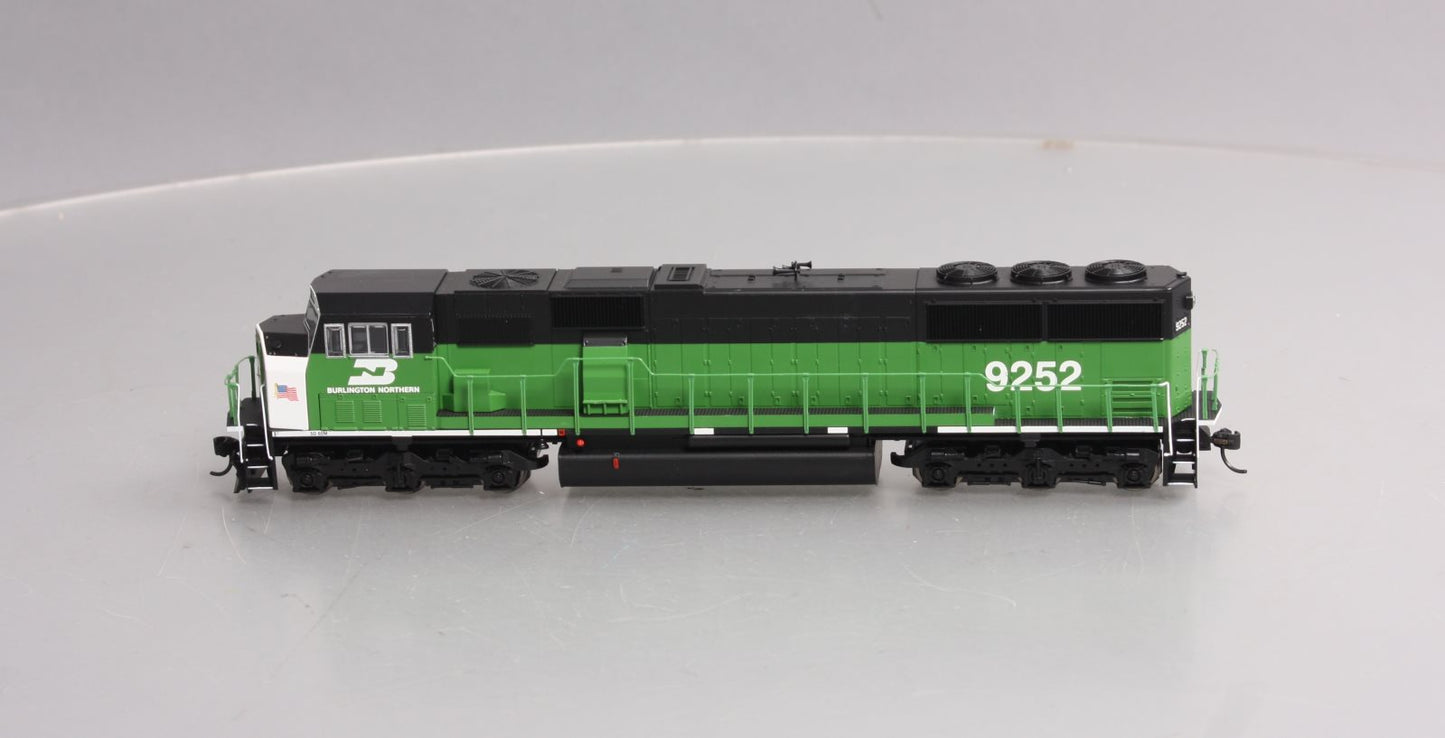 Walthers 910-9700 HO Scale Burlington Northern SD60M Diesel Locomotive #9252