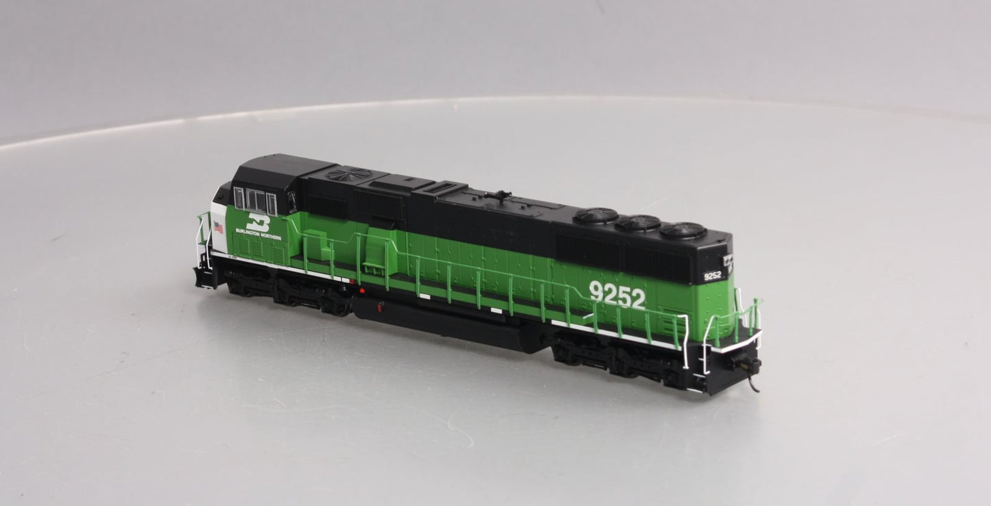 Walthers 910-9700 HO Scale Burlington Northern SD60M Diesel Locomotive #9252