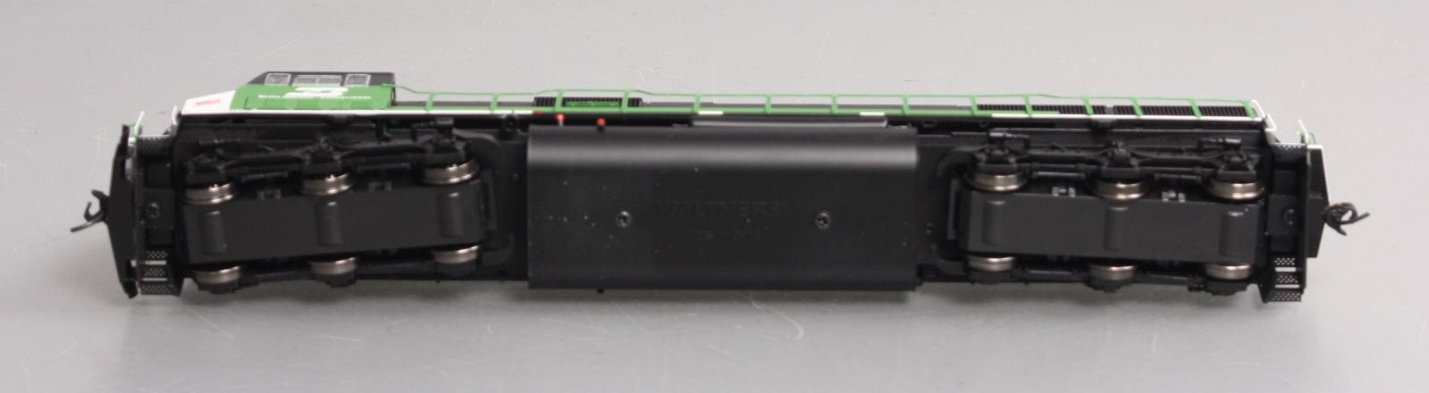 Walthers 910-9700 HO Scale Burlington Northern SD60M Diesel Locomotive #9252