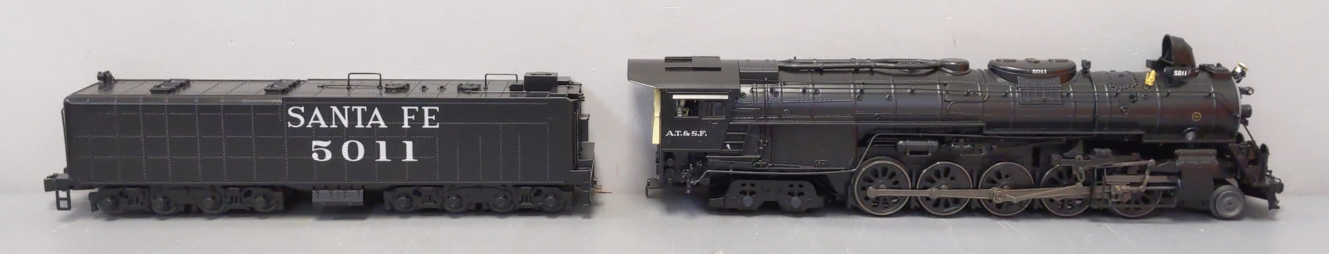 Lionel 2231141 O Gauge Santa Fe Legacy 2-10-4 Steam Locomotive #5011