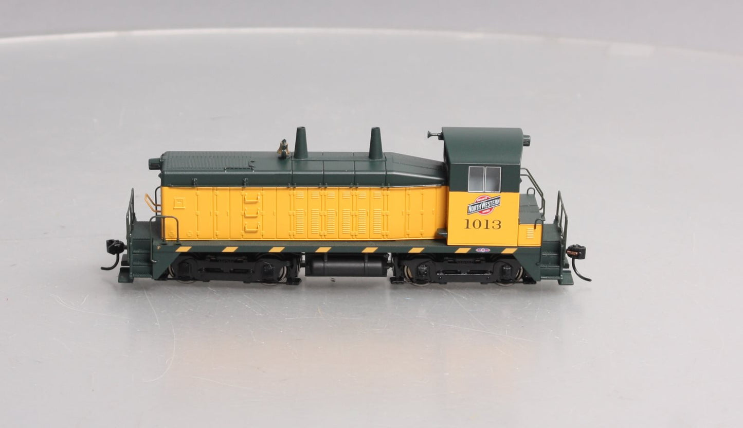 Broadway Limited 6724 HO C&NW EMD NW2 Diesel Locomotive with Sound/DC/DCC #1013