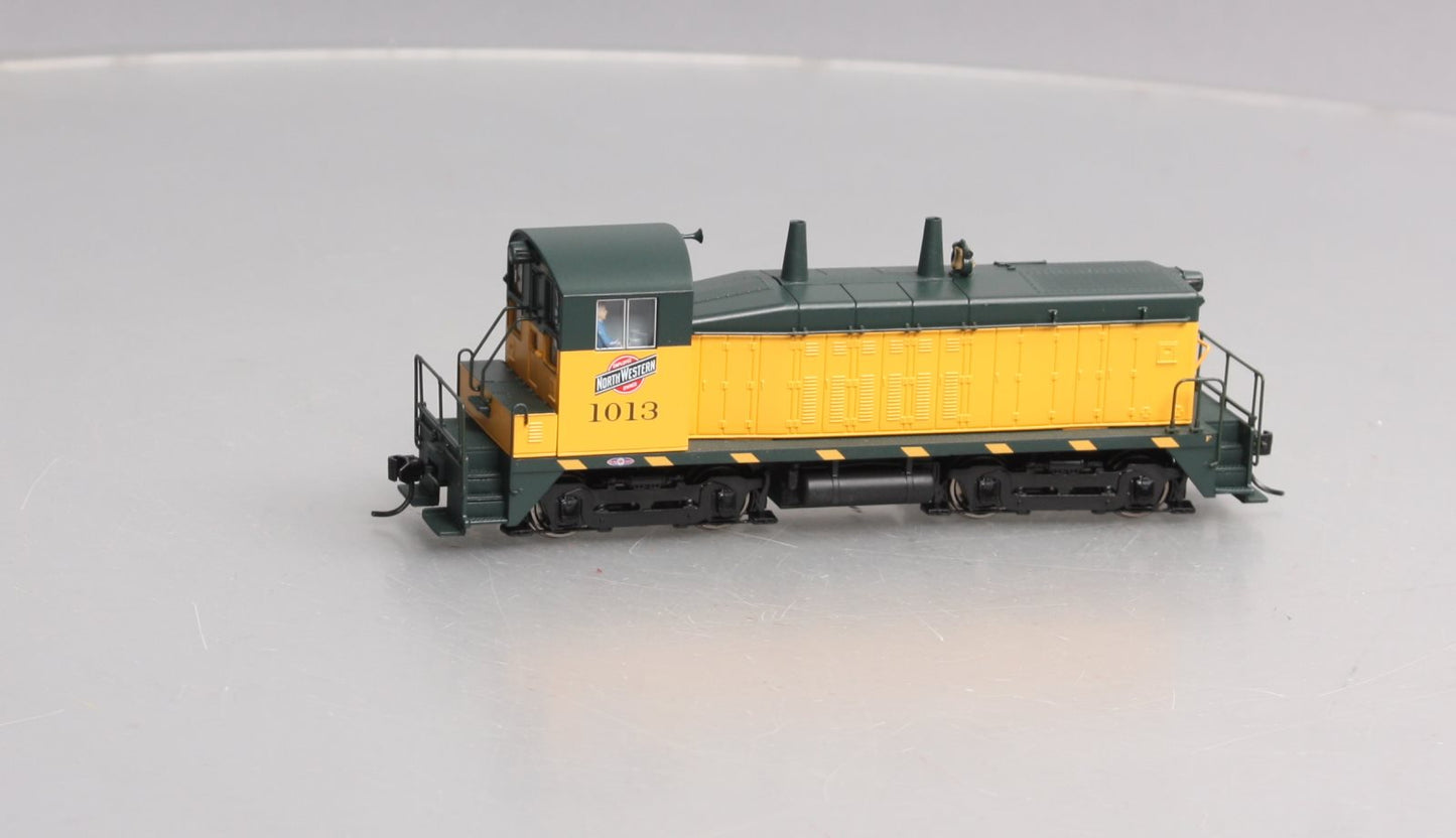 Broadway Limited 6724 HO C&NW EMD NW2 Diesel Locomotive with Sound/DC/DCC #1013