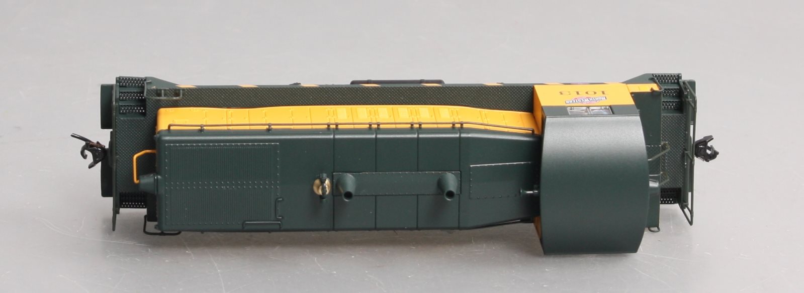 Broadway Limited 6724 HO C&NW EMD NW2 Diesel Locomotive with Sound/DC/DCC #1013