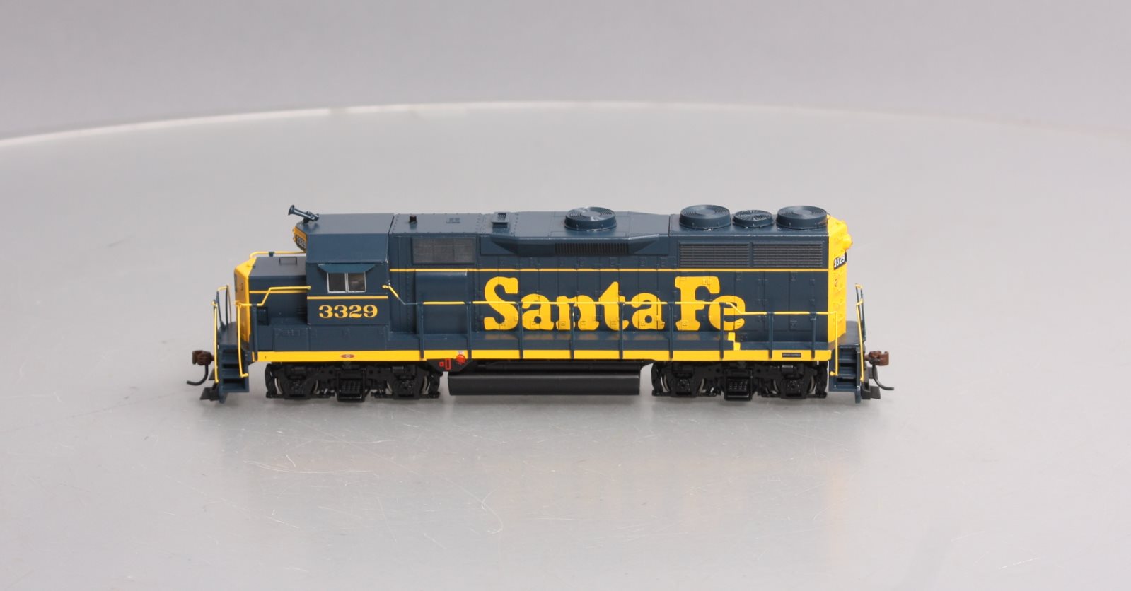 Athearn 96075 HO Santa Fe RTR GP35  Diesel Locomotive #3329