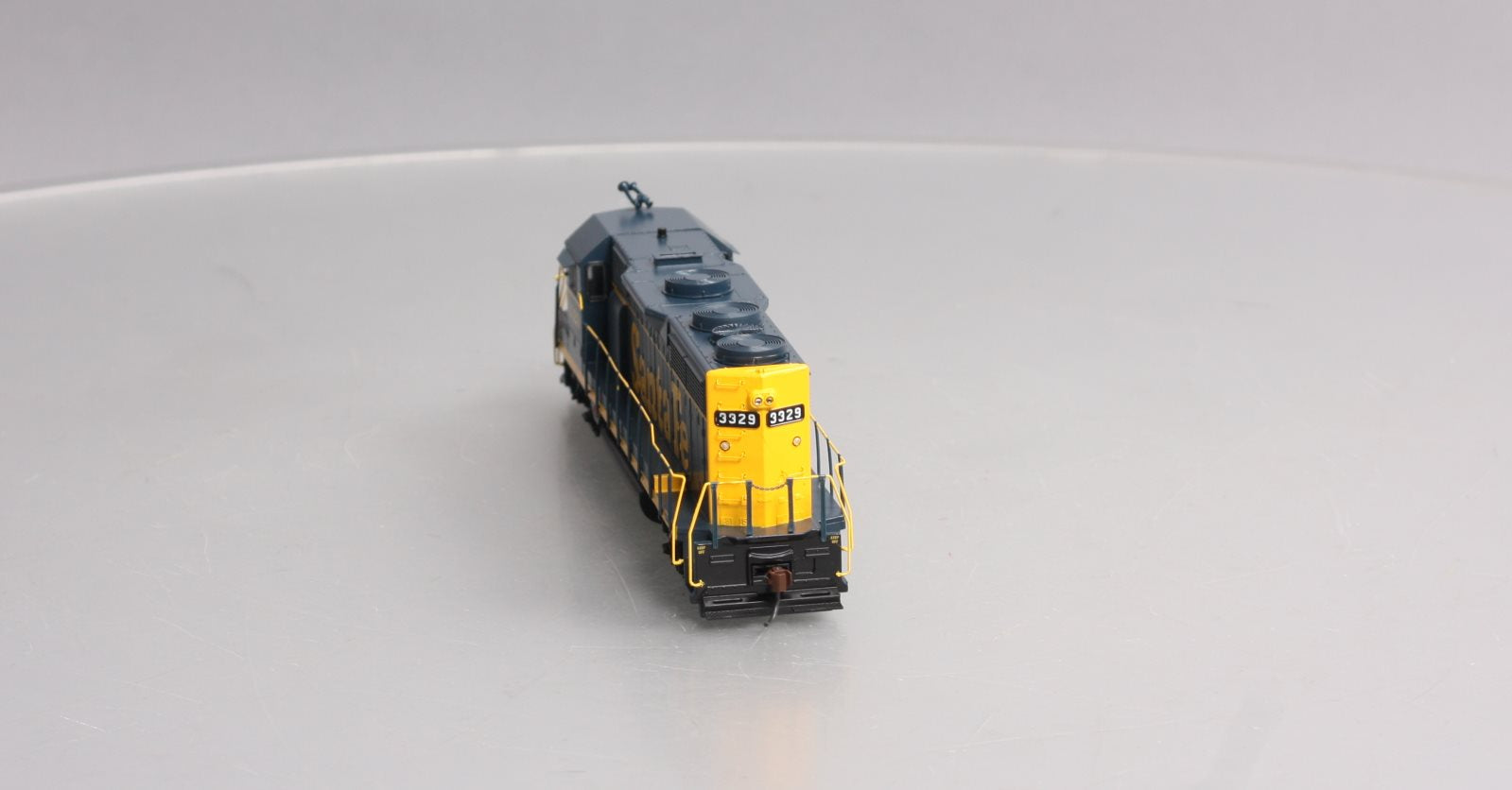 Athearn 96075 HO Santa Fe RTR GP35  Diesel Locomotive #3329