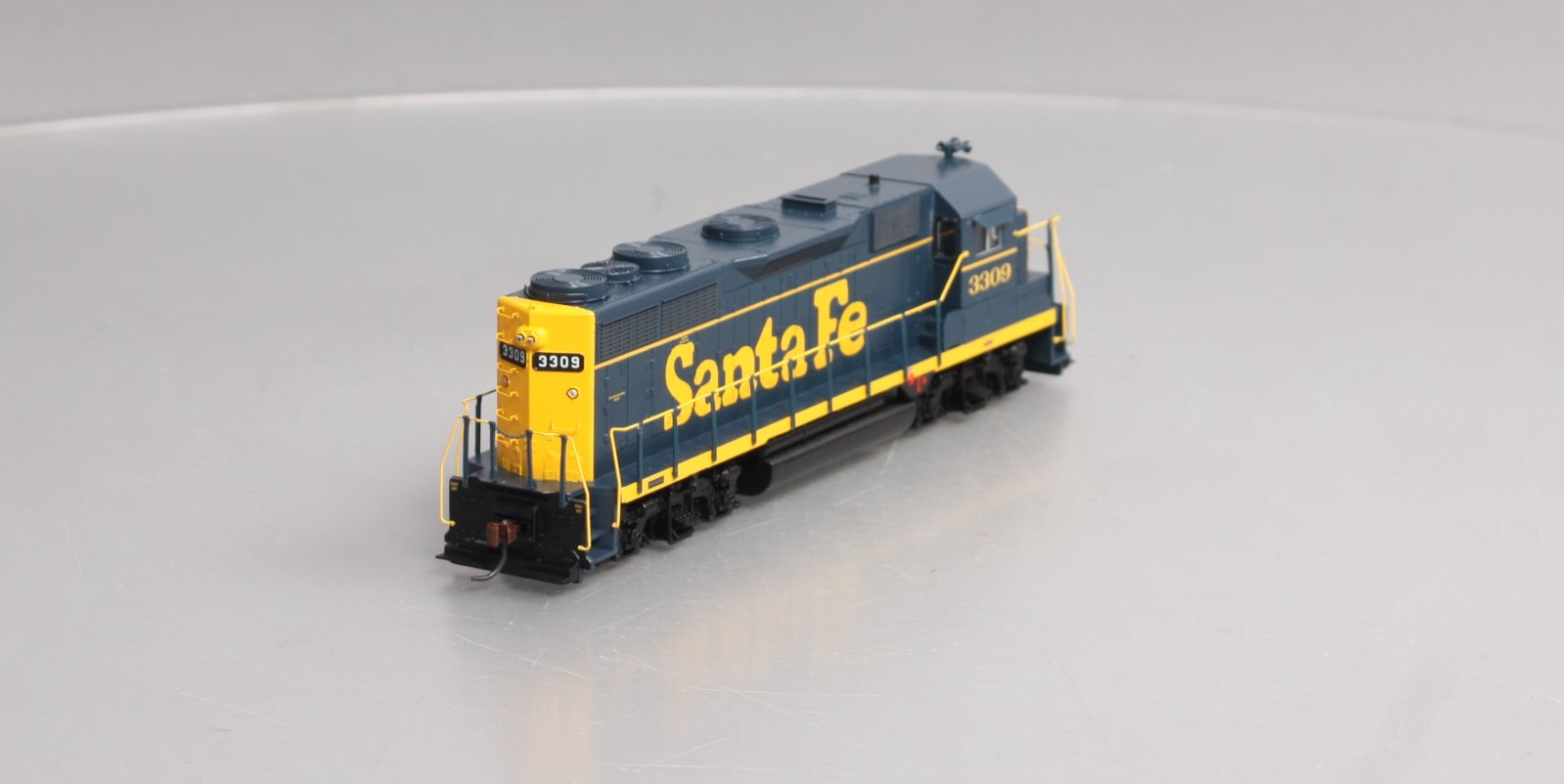 Athearn 96073 HO Santa Fe RTR GP35 Diesel Locomotive #3309