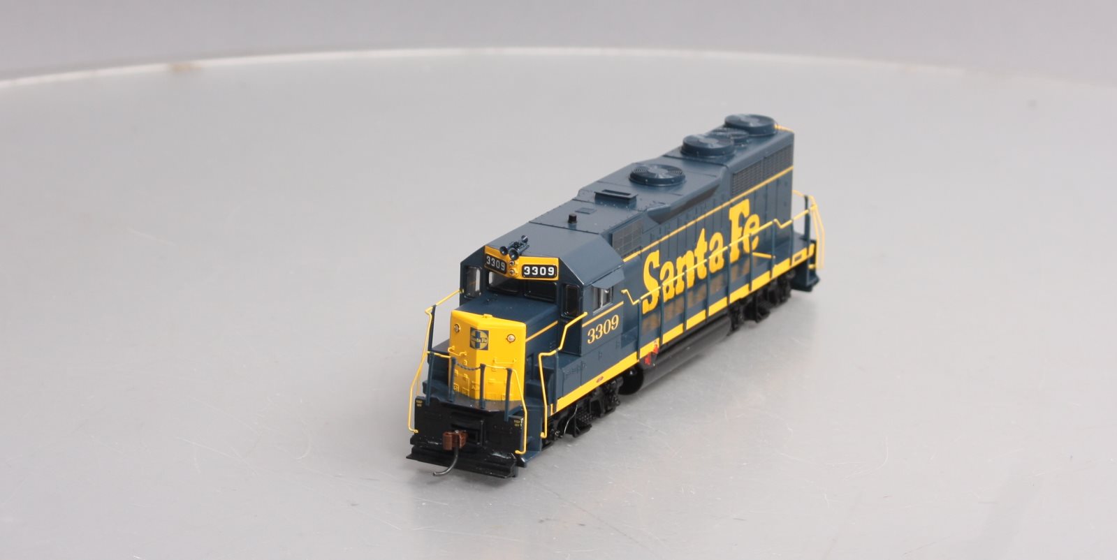 Athearn 96073 HO Santa Fe RTR GP35 Diesel Locomotive #3309