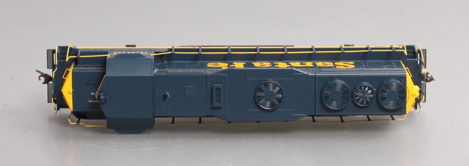 Athearn 96073 HO Santa Fe RTR GP35 Diesel Locomotive #3309