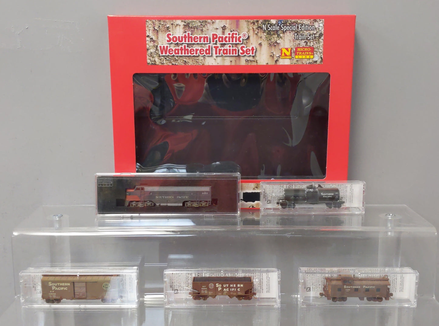 Micro-Trains 99301170 N Southern Pacific Weathered Diesel Freight Train Set