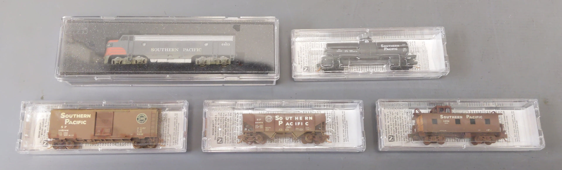 Micro-Trains 99301170 N Southern Pacific Weathered Diesel Freight Train Set