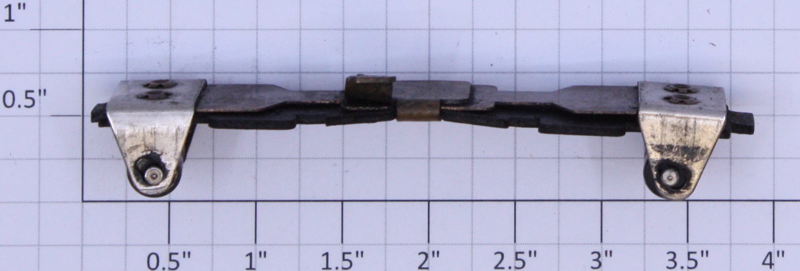 Lionel 390-39 Black Fiber and Collector Assembly - Fits 390-41