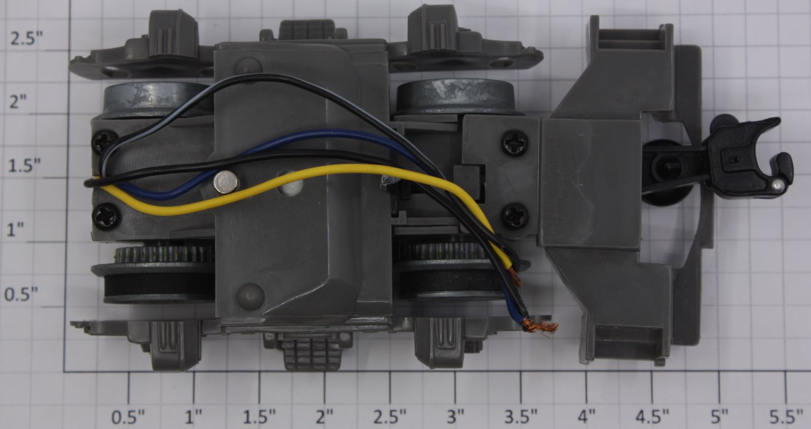 Lionel 18819-101 Gray GP-38 4-Wheel DC Powered Motor Truck