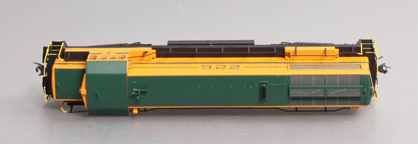 Bowser 23821 HO Maine Central GE U25B Diesel Loco with LokSound & DCC #226