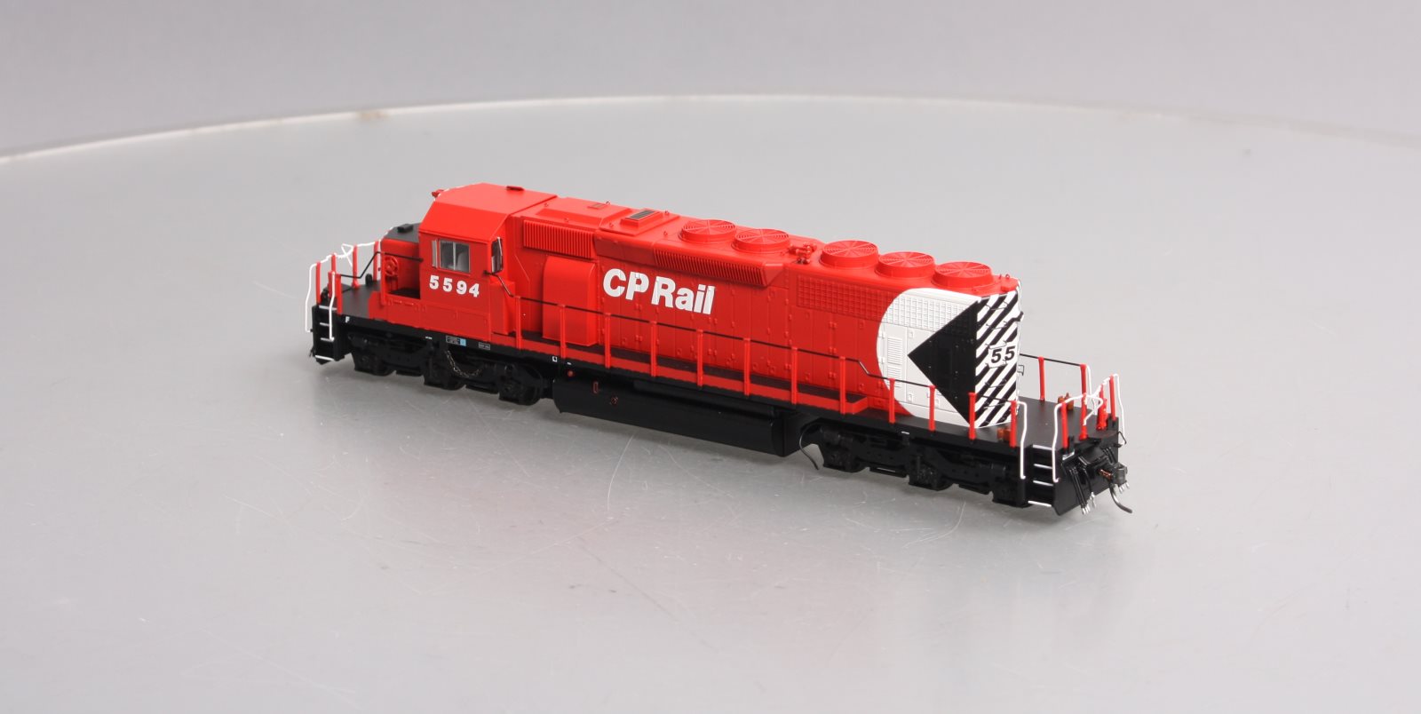 Bowser 24140 HO Canadian Pacific SD40-2 Diesel Locomotive #5594 w/DCC & Sound