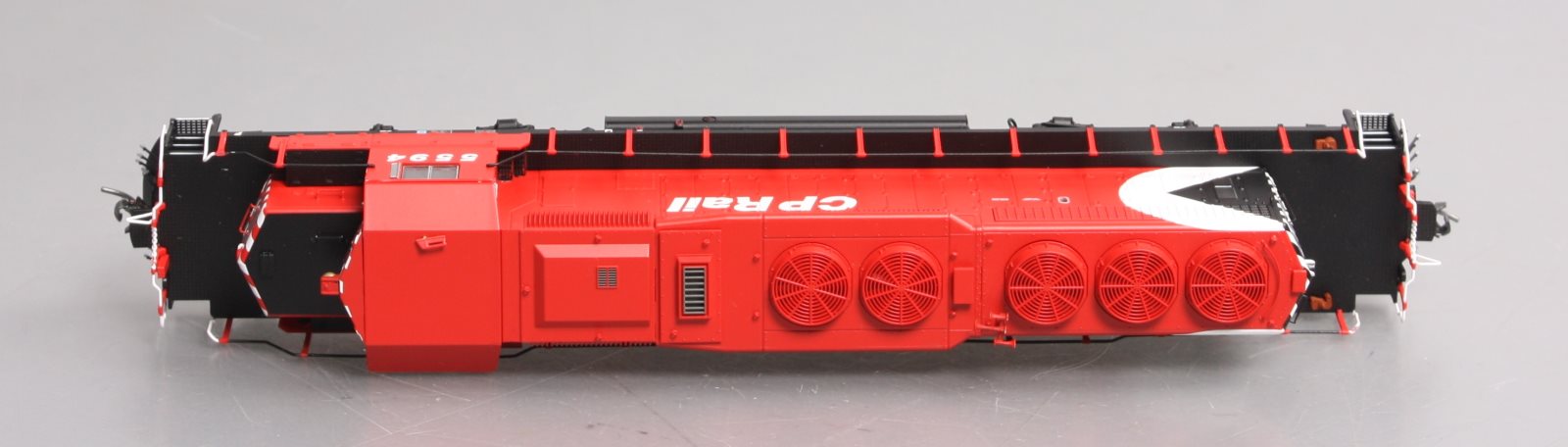 Bowser 24140 HO Canadian Pacific SD40-2 Diesel Locomotive #5594 w/DCC & Sound