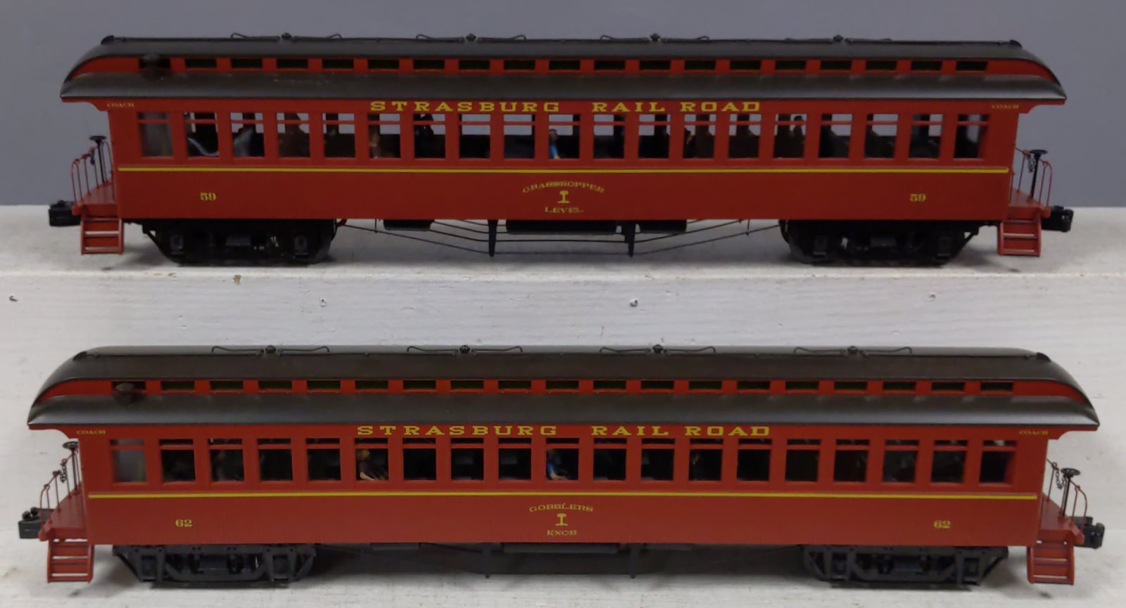 Lionel 2227030 O Strasburg Railroad Wood Coach #1 (Pack of 2)