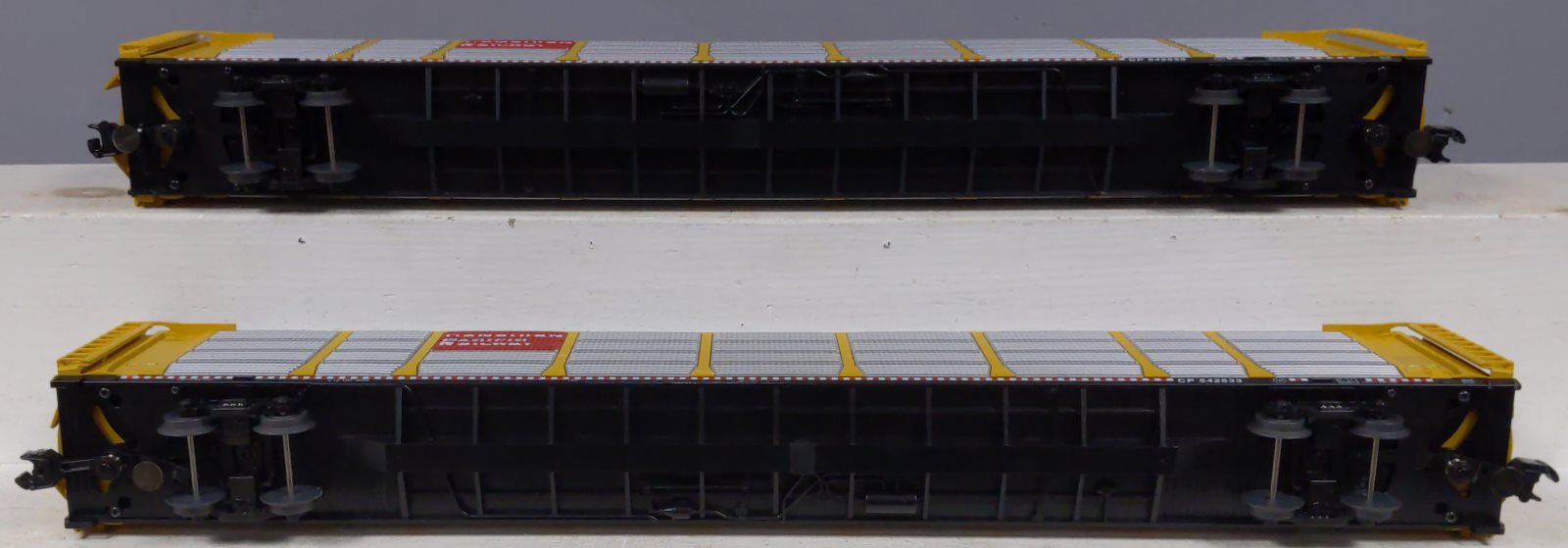 Lionel 6-29377 O Canadian Pacific Autorack Cars (Set of 2)