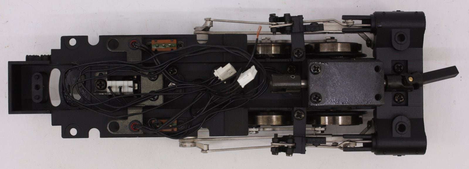 Lionel 38030-30 ATSF 2-8-8-2 Complete Rear Frame & Wheel Assembly