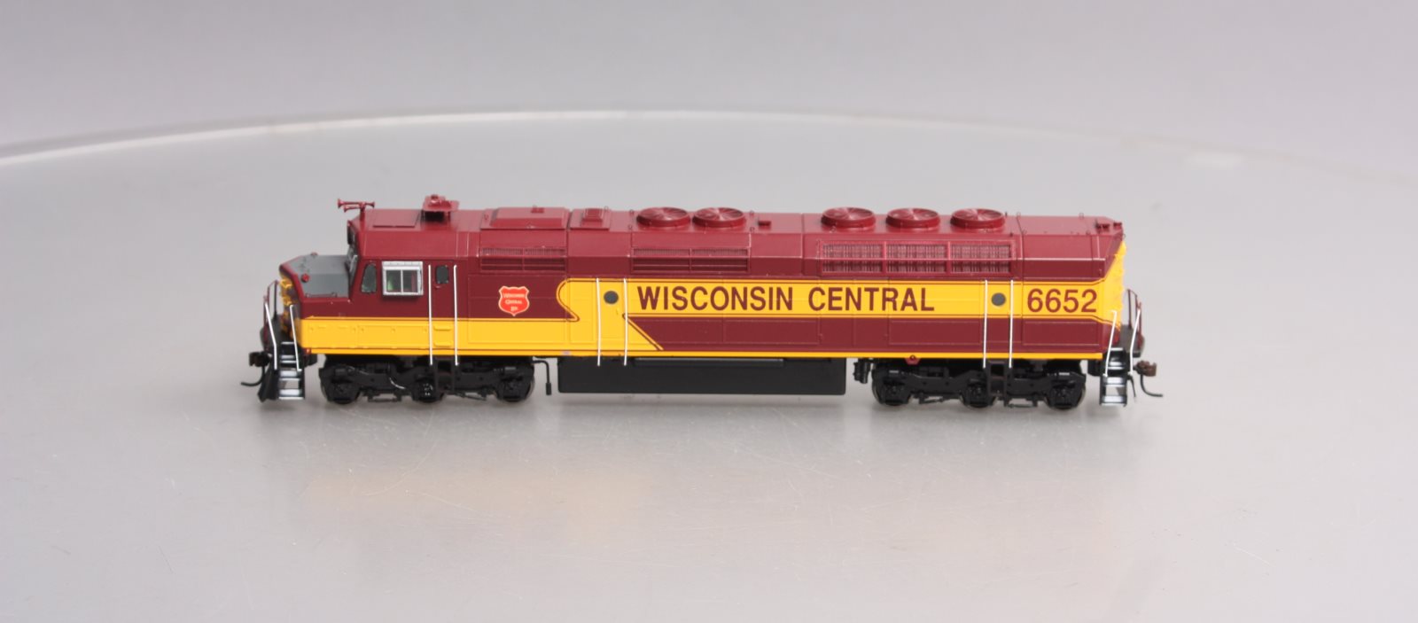 Athearn G67543 HO Scale Wisconsin Central FP45 Diesel Locomotive