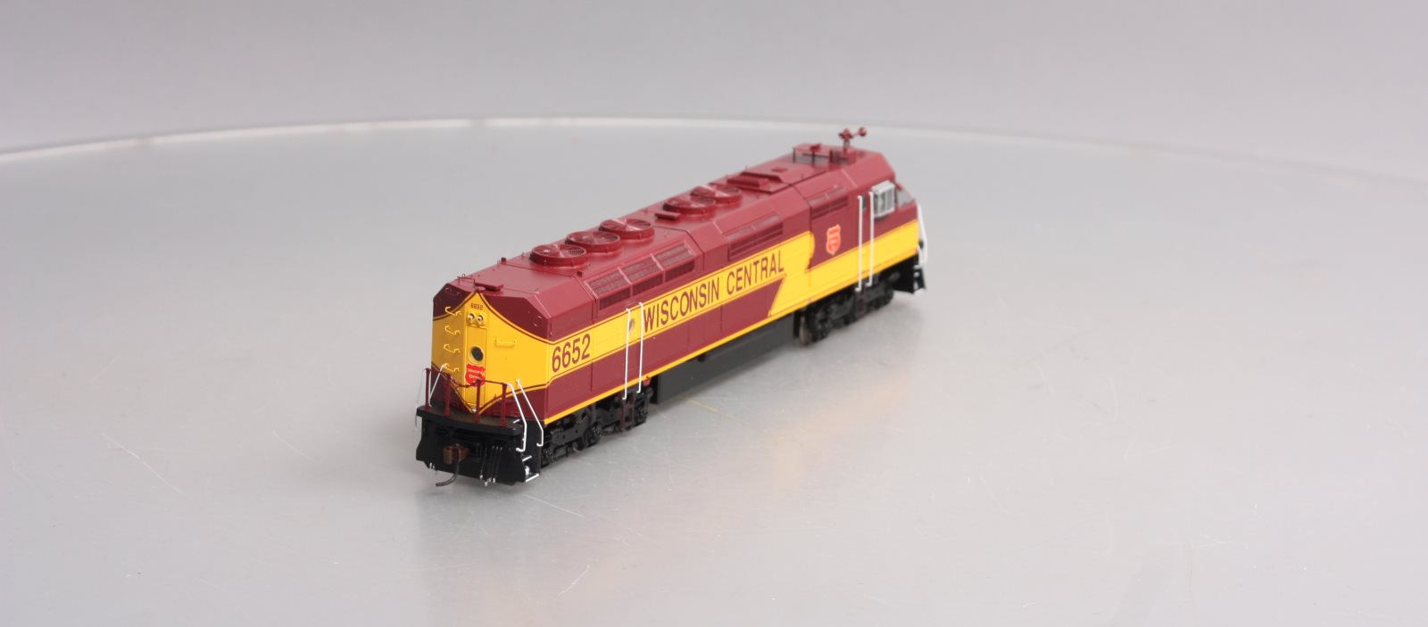 Athearn G67543 HO Scale Wisconsin Central FP45 Diesel Locomotive