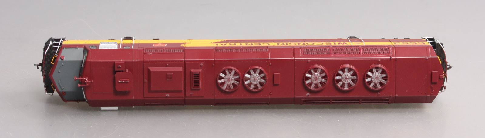 Athearn G67543 HO Scale Wisconsin Central FP45 Diesel Locomotive #6652 w