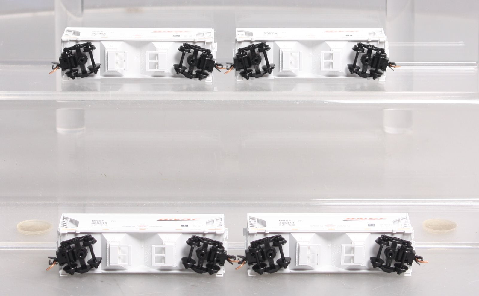 Micro-Trains 99300146 N BNSF 2-Bay ACF Centerflow Covered Hopper (Set of 4)