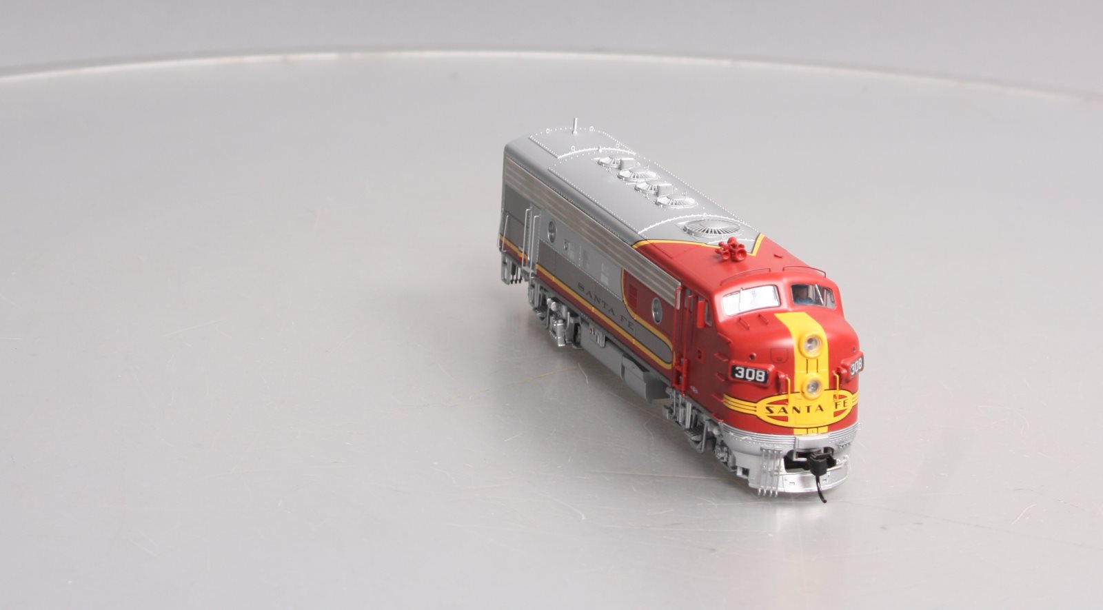 Walthers 920-40922 HO ATSF F7 A Diesel Locomotive with DCC/Sound #308L