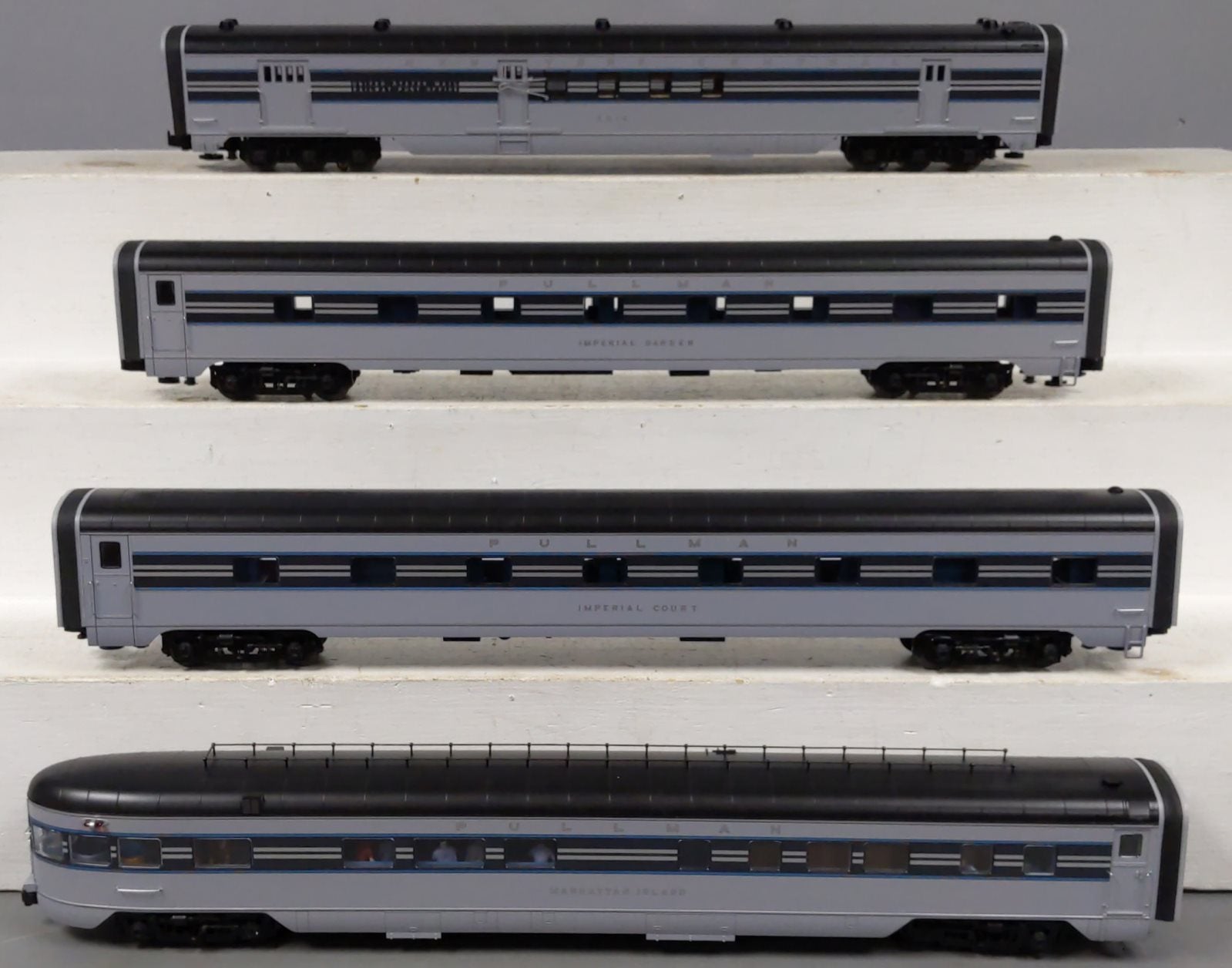 Lionel 2327310 O Gauge NYC 20th Century Limited 21'' Passenger Car (Set of 4)